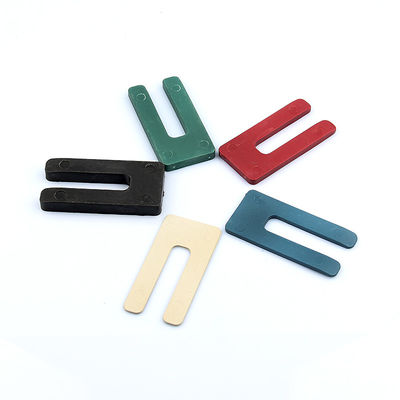 OEM / ODM إطار الباب البلاستيكي شيمز U نوع نايلون حزم 3.2MM X 75MM